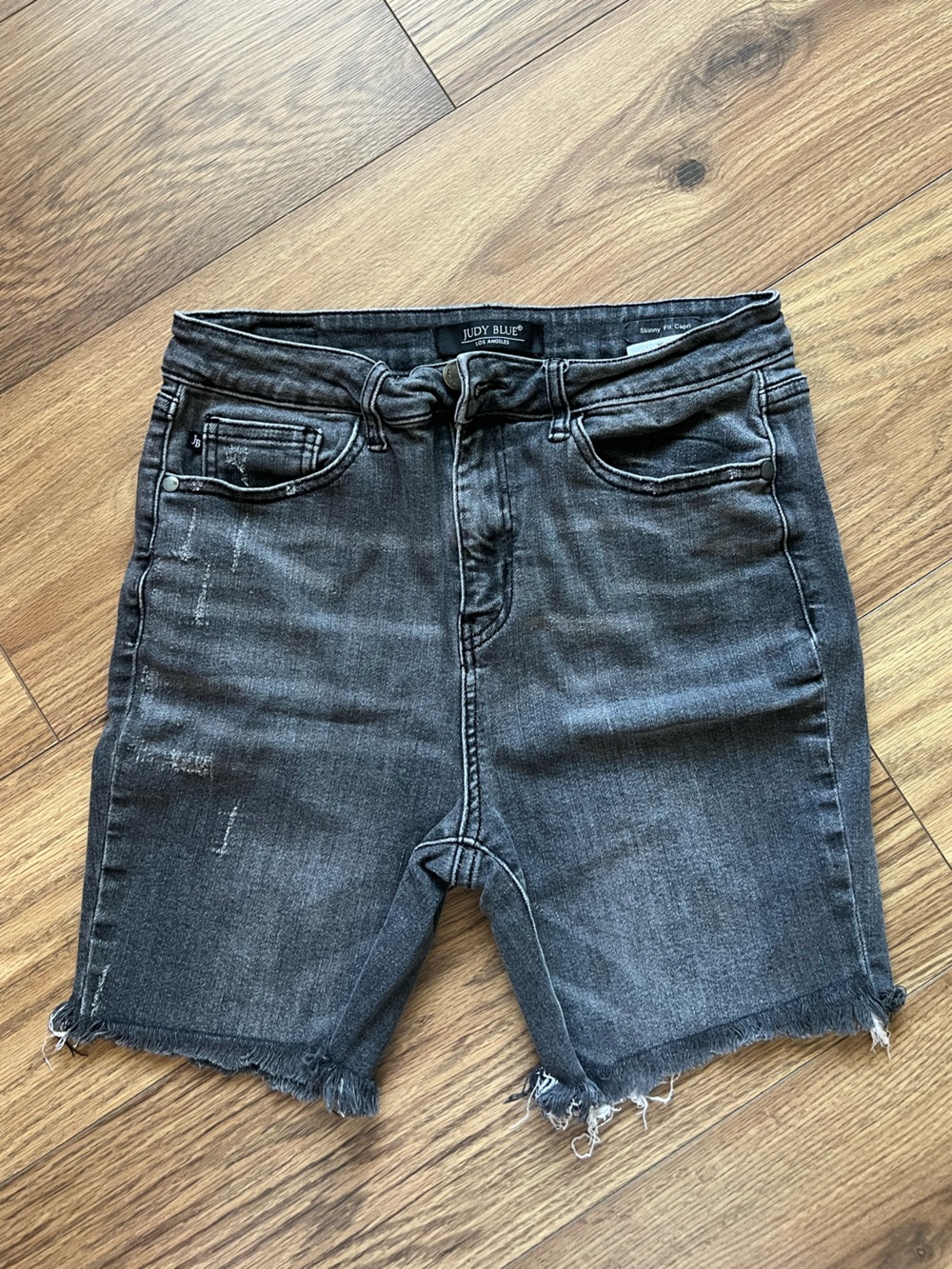 JUDY BLUE Charcoal Grey Distressed Skinny Fit Capri Jeans Size 9/29